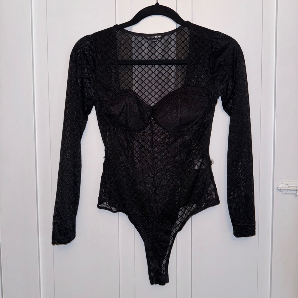 ✨fashion nova black mesh long sleeve bodysuit✨
